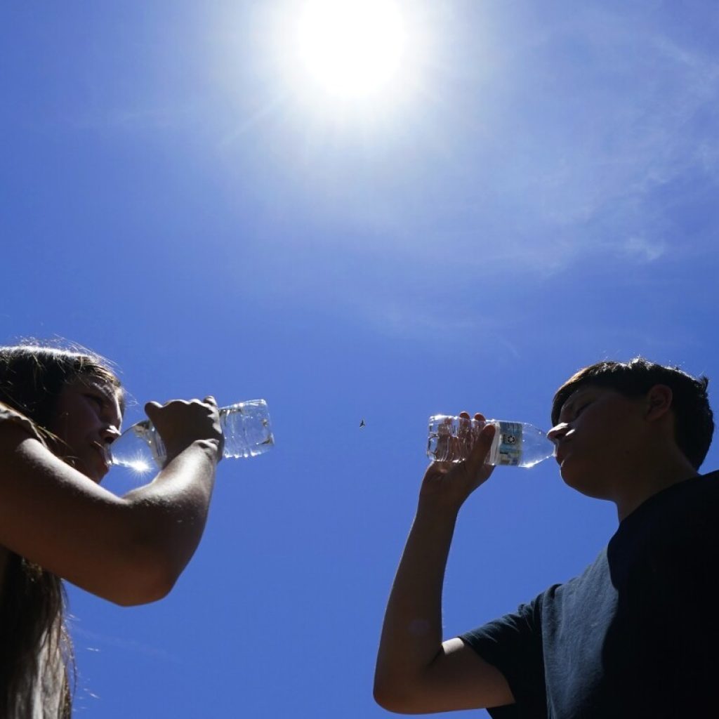 Phoenix sweltered from heat that will break record for US cities
 | AP News