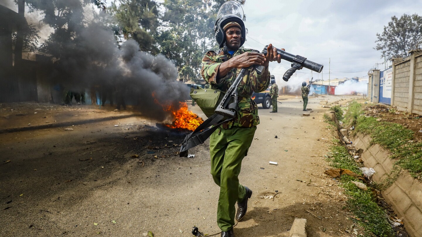 At least 5 injured in Kenya anti-government protests over rising cost of living | AP News