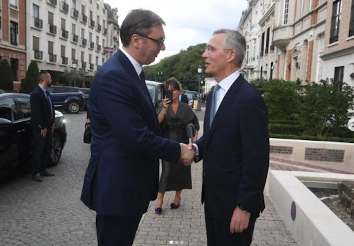 Stoltenberg pozvao na smanjenje tenzija, Vučić ga zamolio da osigura bezbednost Srbima