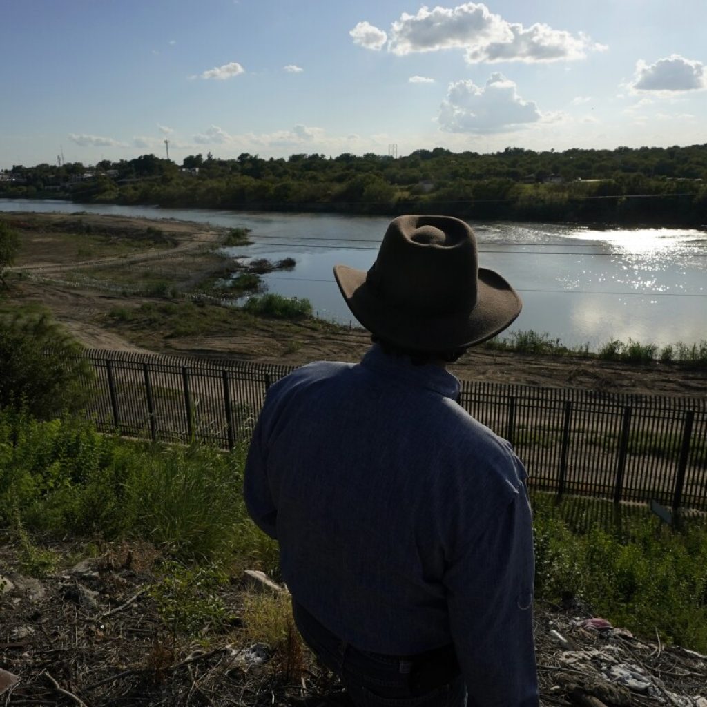 Texas is using disaster declarations to install buoys and razor wire on the US-Mexico border | AP News