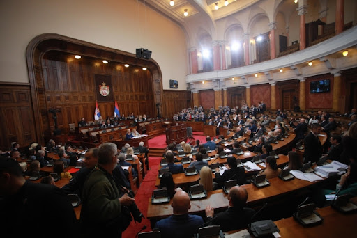 U Skupštini Srbije usvojene dopune Zakona o ozakonjenju i registar majki koje će dobiti pomoć