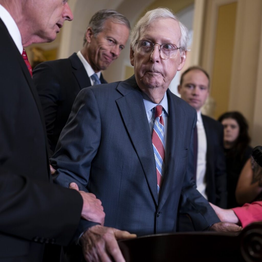 Sen. Mitch McConnell plans to serve full term as leader despite health concerns | AP News