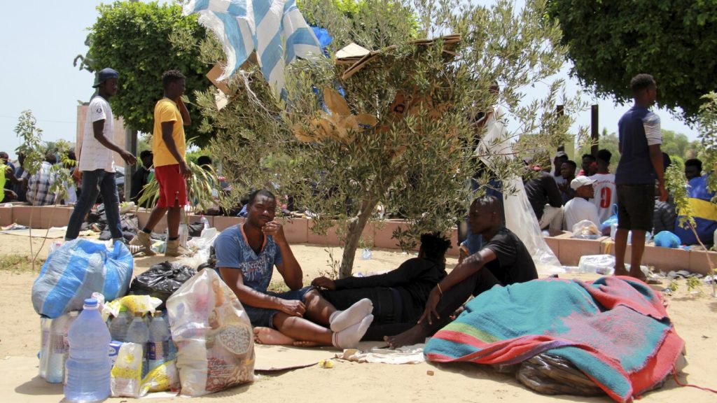 At least 15 migrants died this week off Tunisia’s coast and at a desert border amid tensions | AP News