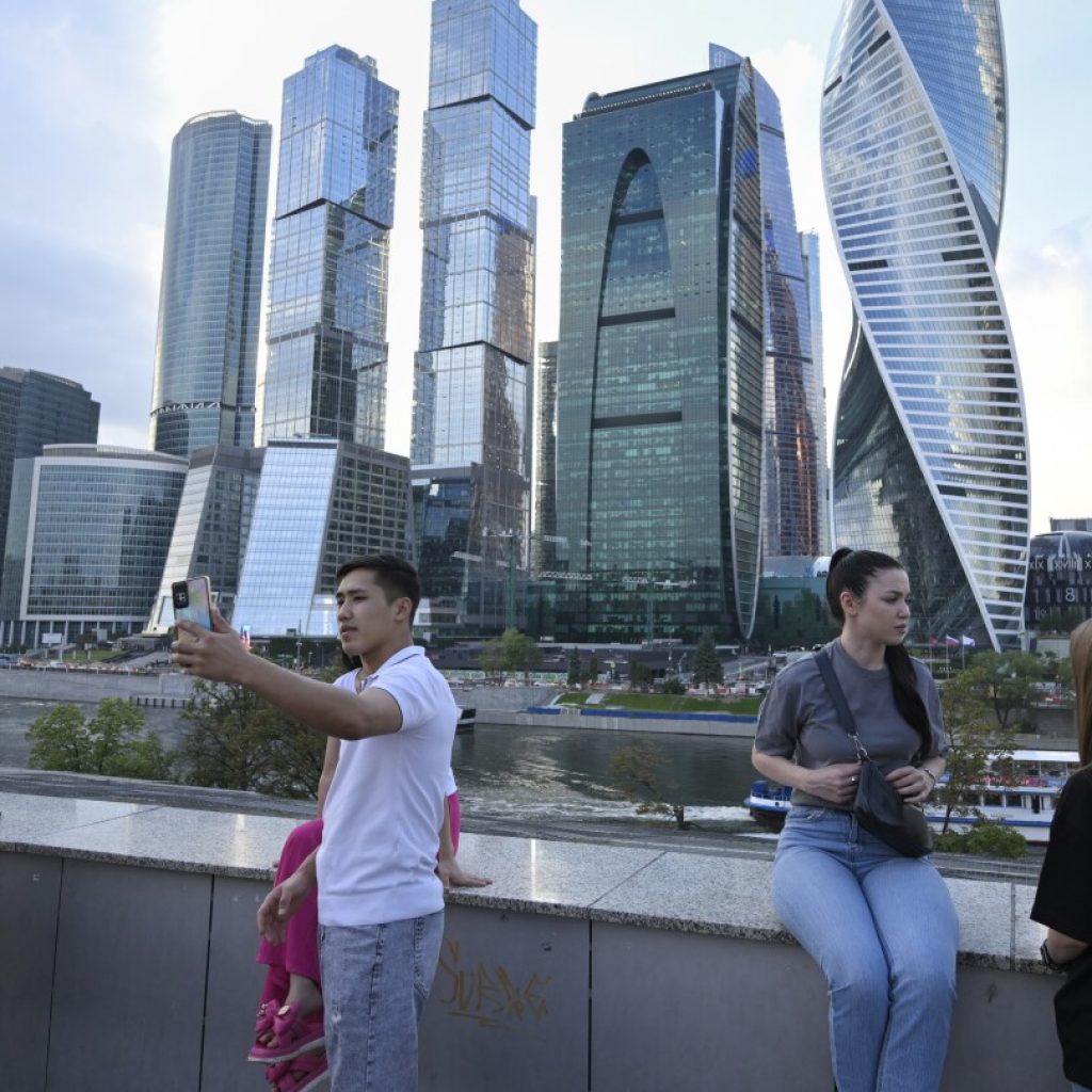 Drone attacks in Moscow’s glittering business district leave residents on edge | AP News