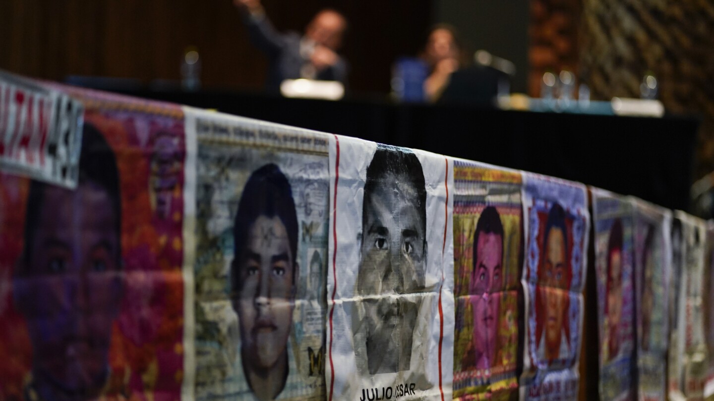 Investigators recall surreal moments during years-long investigation in Mexico’s missing students | AP News
