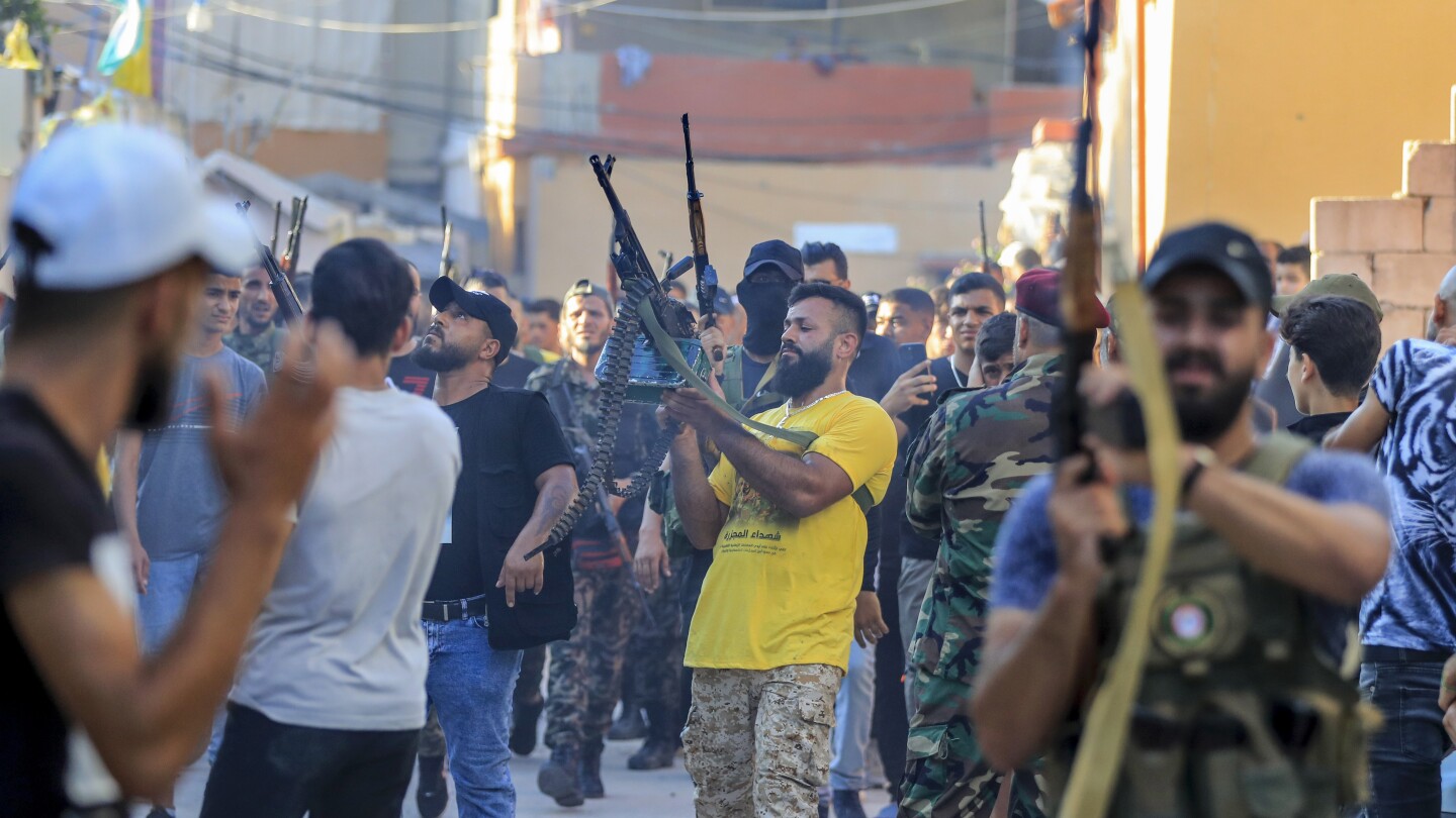 Renewed clashes break out at Palestinian camp in Lebanon ending a brief cease-fire | AP News