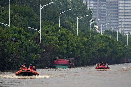 Delove Kine pogodile najgore poplave poslednjih decenija, desetine mrtvih