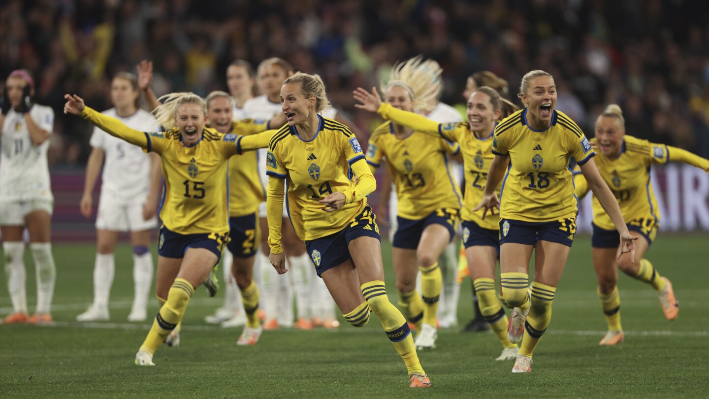 US loses to Sweden on penalty kicks in earliest Women’s World Cup exit ever | AP News