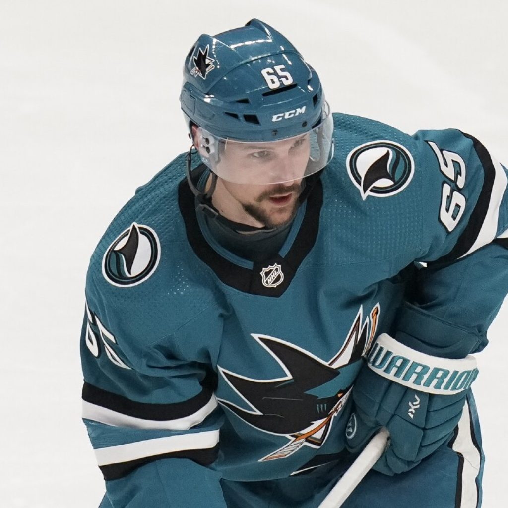 Penguins acquire 3-time Norris Trophy-winning defenseman Erik Karlsson in a trade with the Sharks | AP News