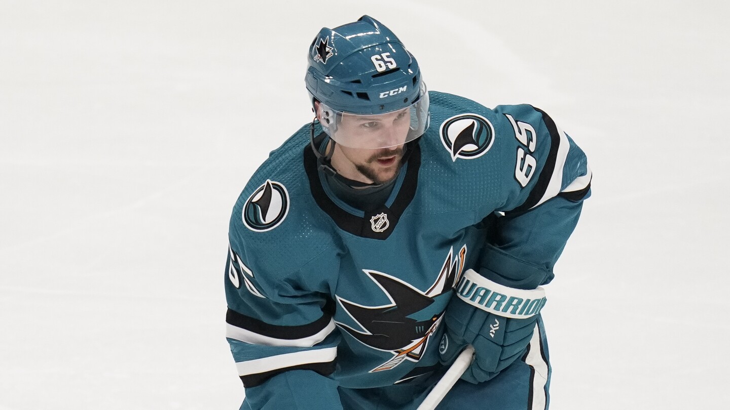 Penguins acquire 3-time Norris Trophy-winning defenseman Erik Karlsson in a trade with the Sharks | AP News