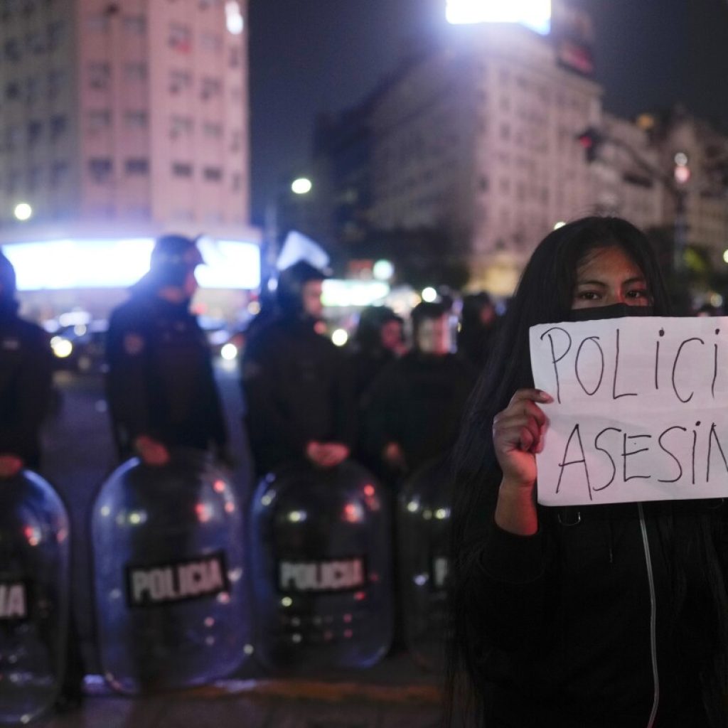 Buenos Aires protester dies of heart attack apparently suffered while being detained by police | AP News