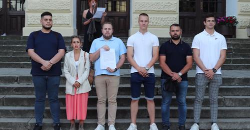 Učesnici protesta ‘Srbija protiv nasilja’ blokirali raskrsnicu u centru Kragujevca