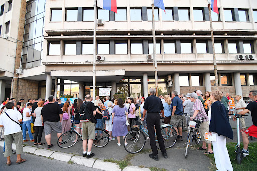 Protest u Novom Sadu: Solidarnost sa građanima Bačke Palanke i protestom protiv Novog Sada na vodi