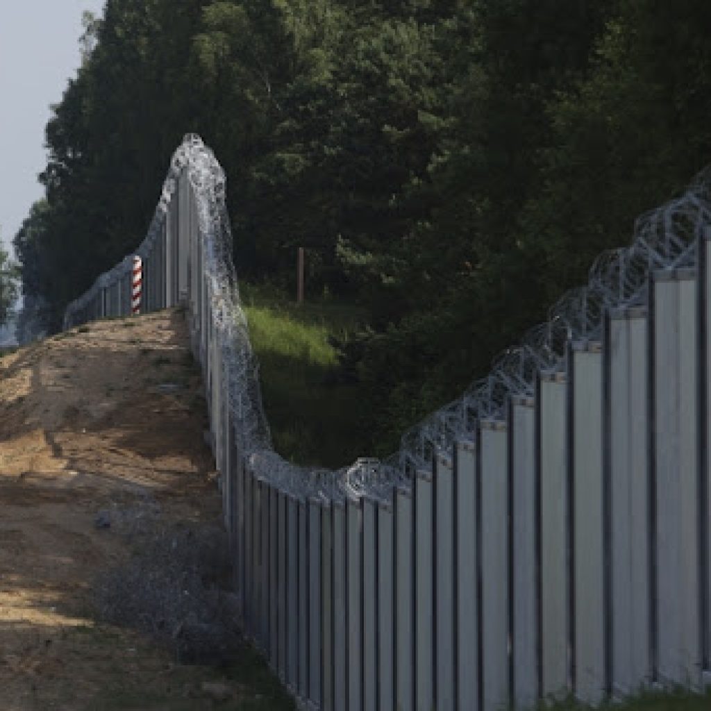 Poljski ministar na granici s Belorusijom naredio formiranje vojne grupe i vežbe obuke vojnika