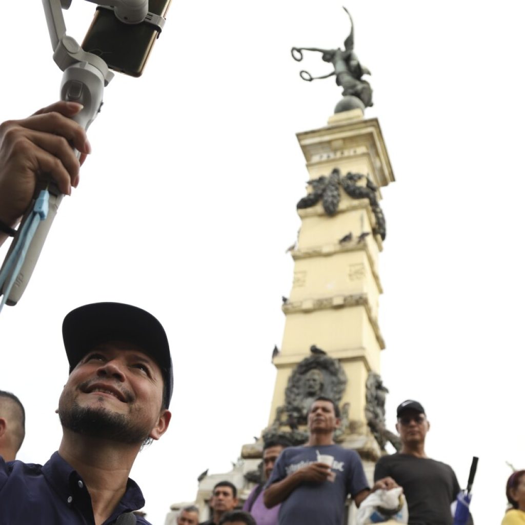 As free press withers in El Salvador, pro-government social media influencers grow in power | AP News