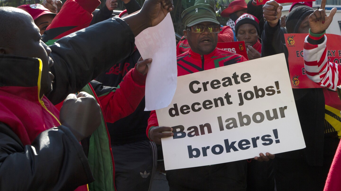 South Africa’s unemployment is a ‘ticking time bomb.’ Anger rises with millions jobless | AP News