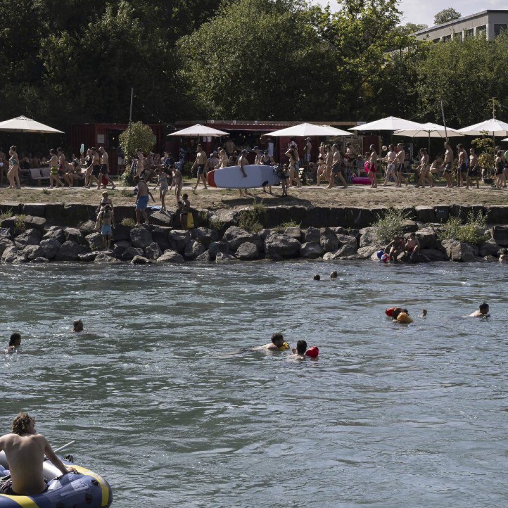 Swiss glaciers under threat again as heat wave drives zero-temperature level to record high | AP News