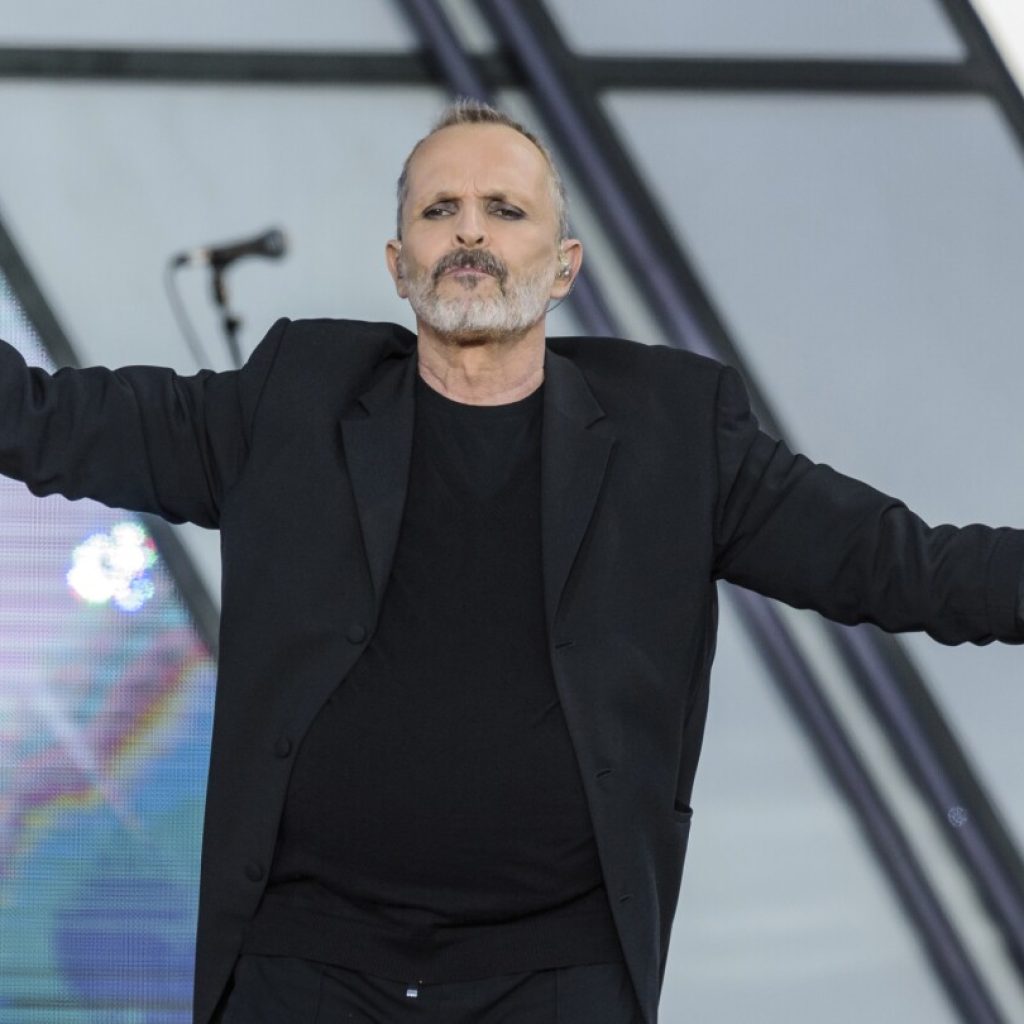 Spanish singer Miguel Bosé robbed, bound along with children at Mexico City house | AP News