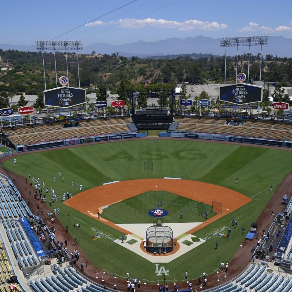 Is Dodger Stadium flooded? No, it was just an illusion | AP News