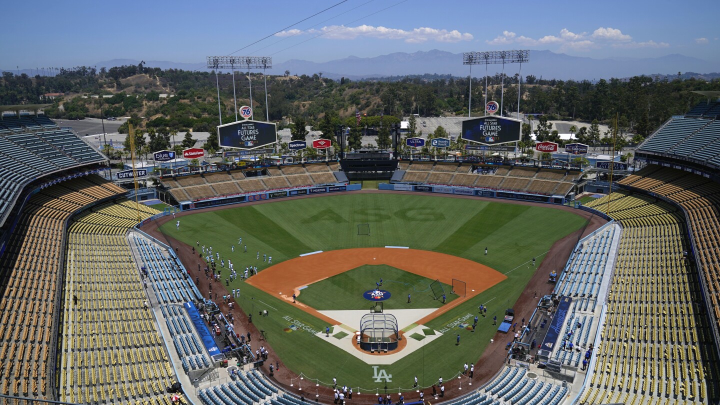 Is Dodger Stadium flooded? No, it was just an illusion | AP News