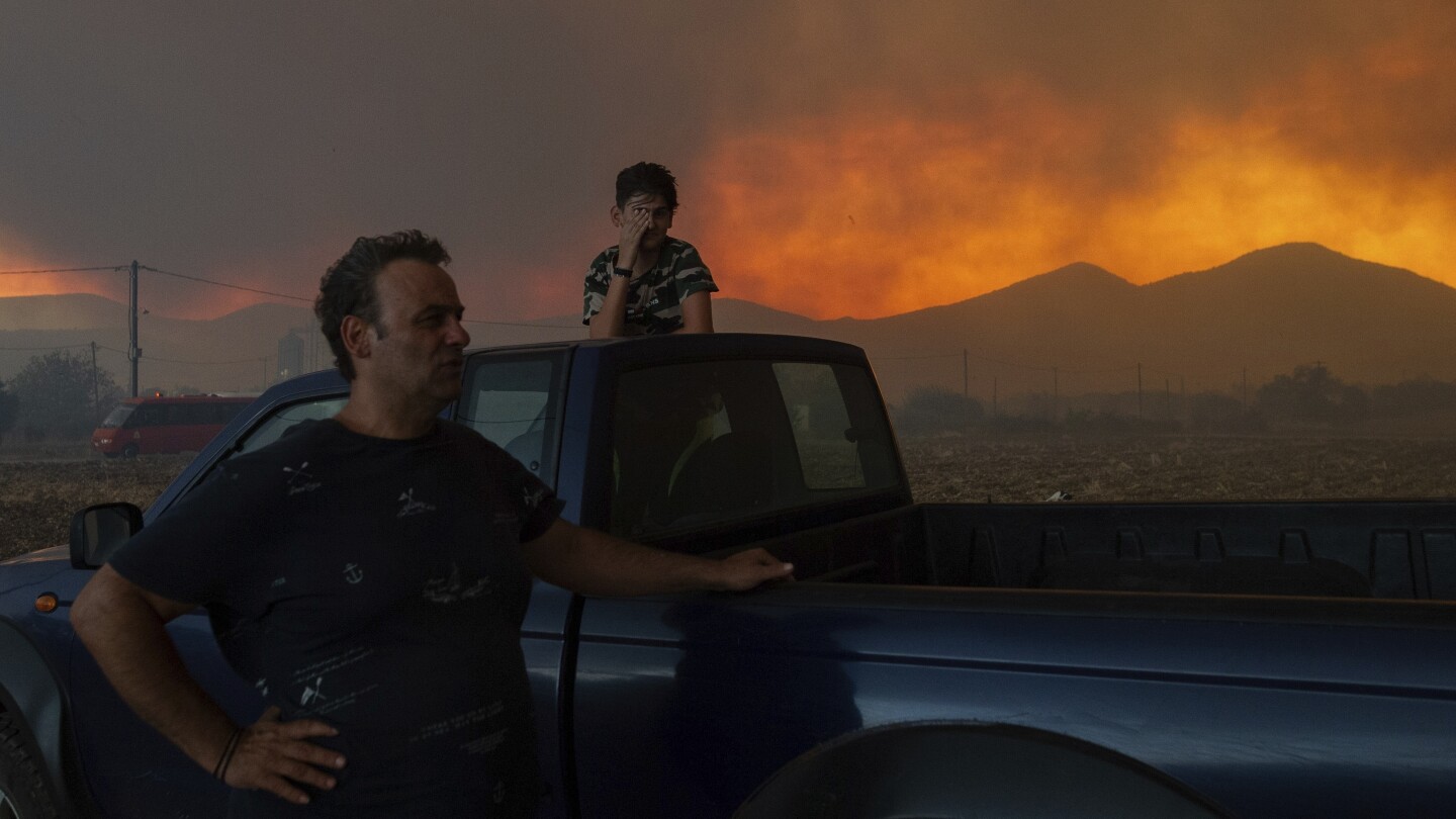 From Europe to Canada to Hawaii, photos capture destructive power of wildfires | AP News