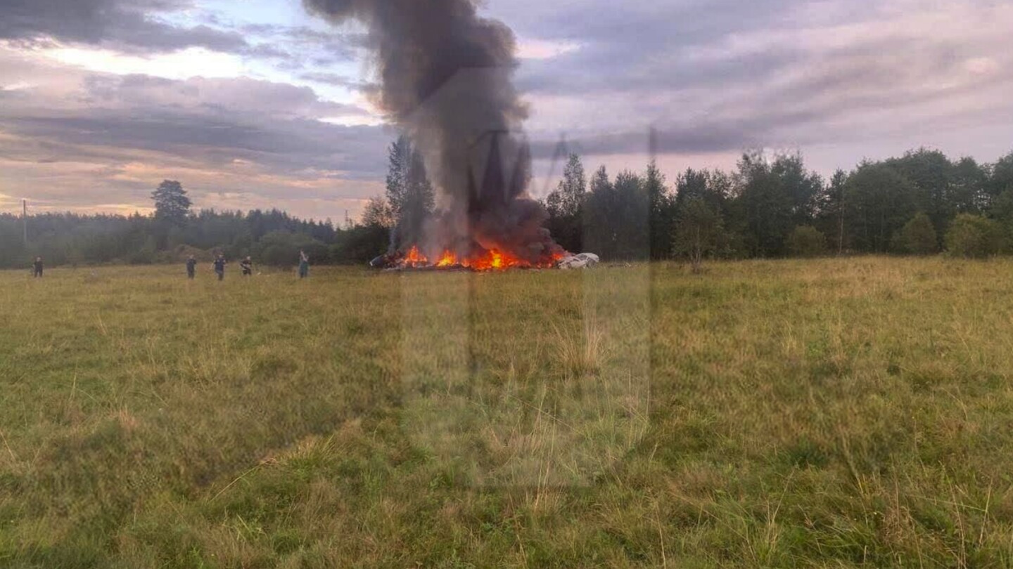 Plane crash believed to have killed Russian mercenary chief seen as Kremlin’s revenge | AP News