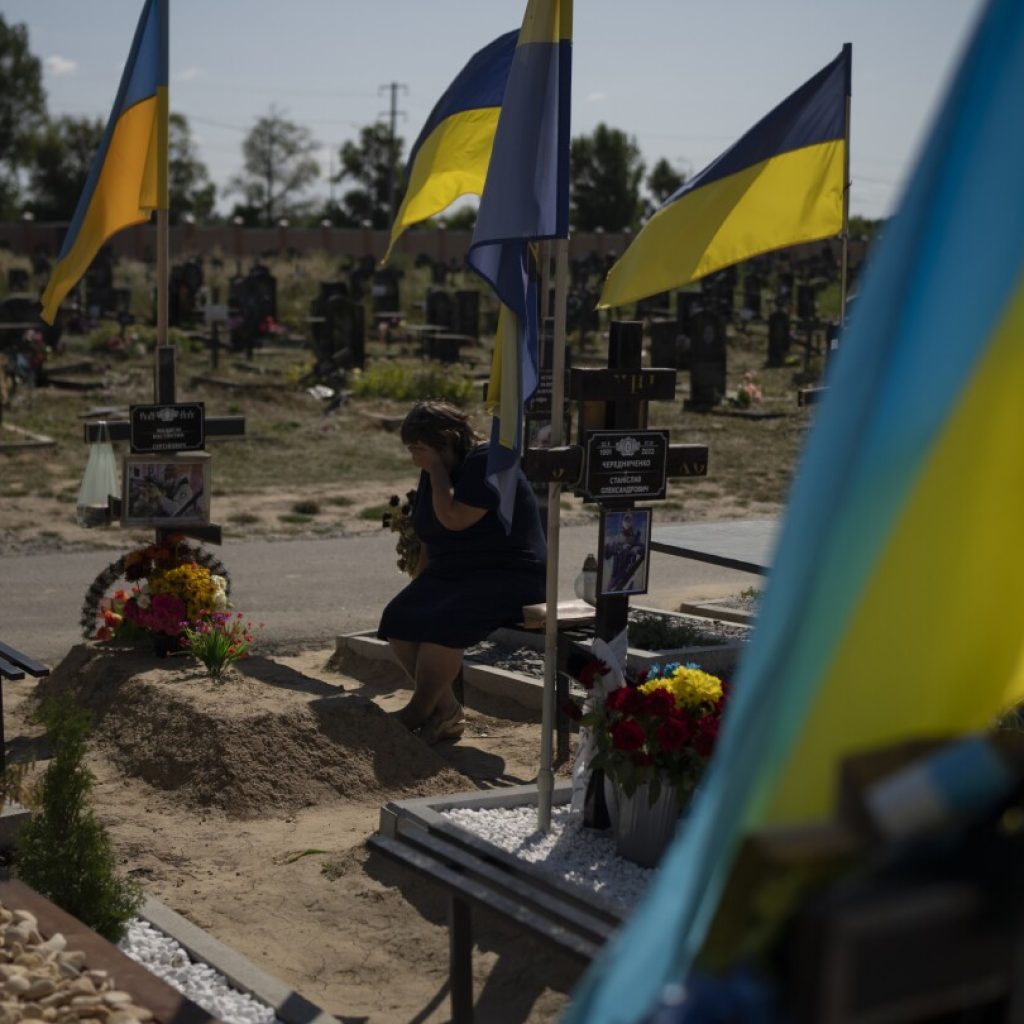 Ukraine marks Independence Day and vows to keep fighting Russia as it remembers the fallen | AP News