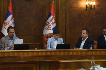 Vlada Srbije usvojila set predloga prosvetnih zakona, uredbe o brašnu, uvozu hrane, zapošljavanju