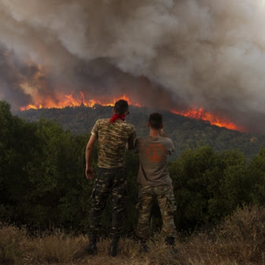 Požari i dalje u Grčkoj, nešto bolje kod Atine