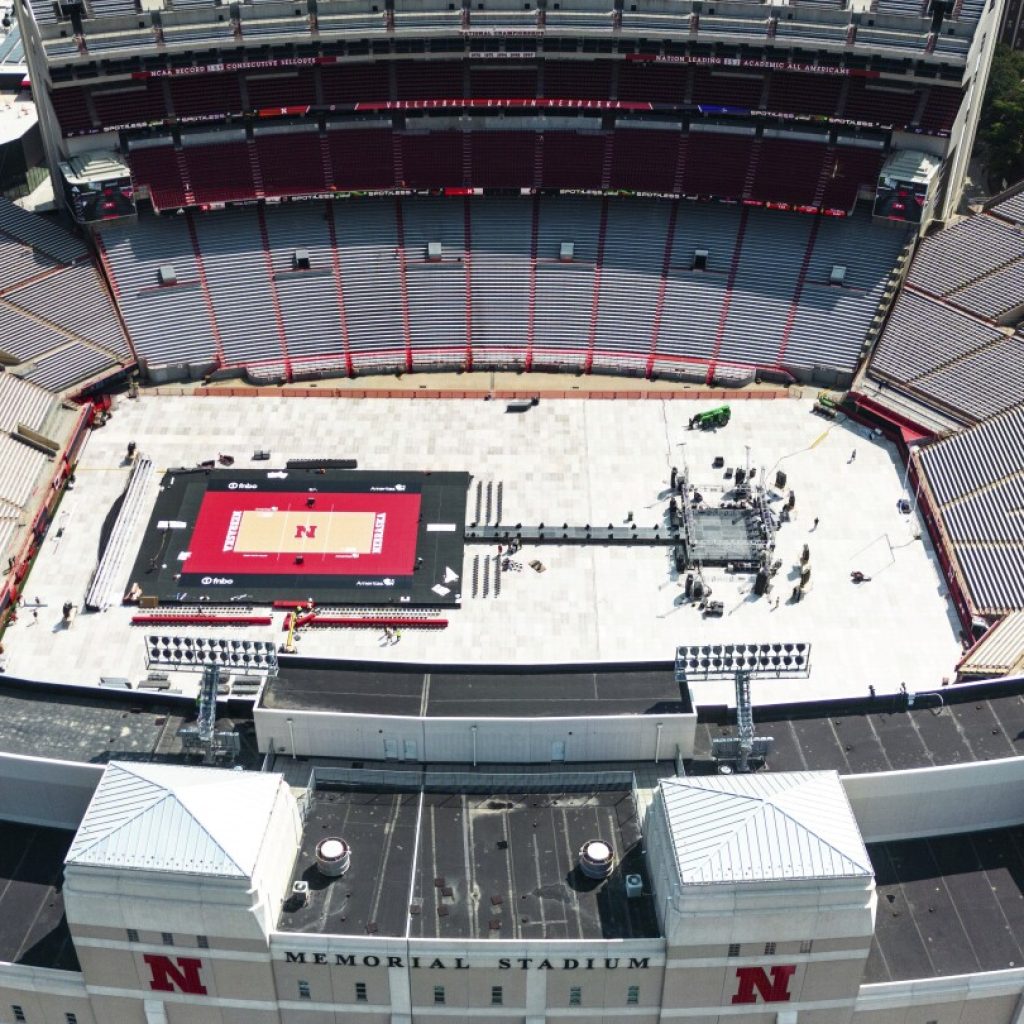 Nebraska volleyball stadium event could draw 90,000-plus and set women’s world attendance record | AP News