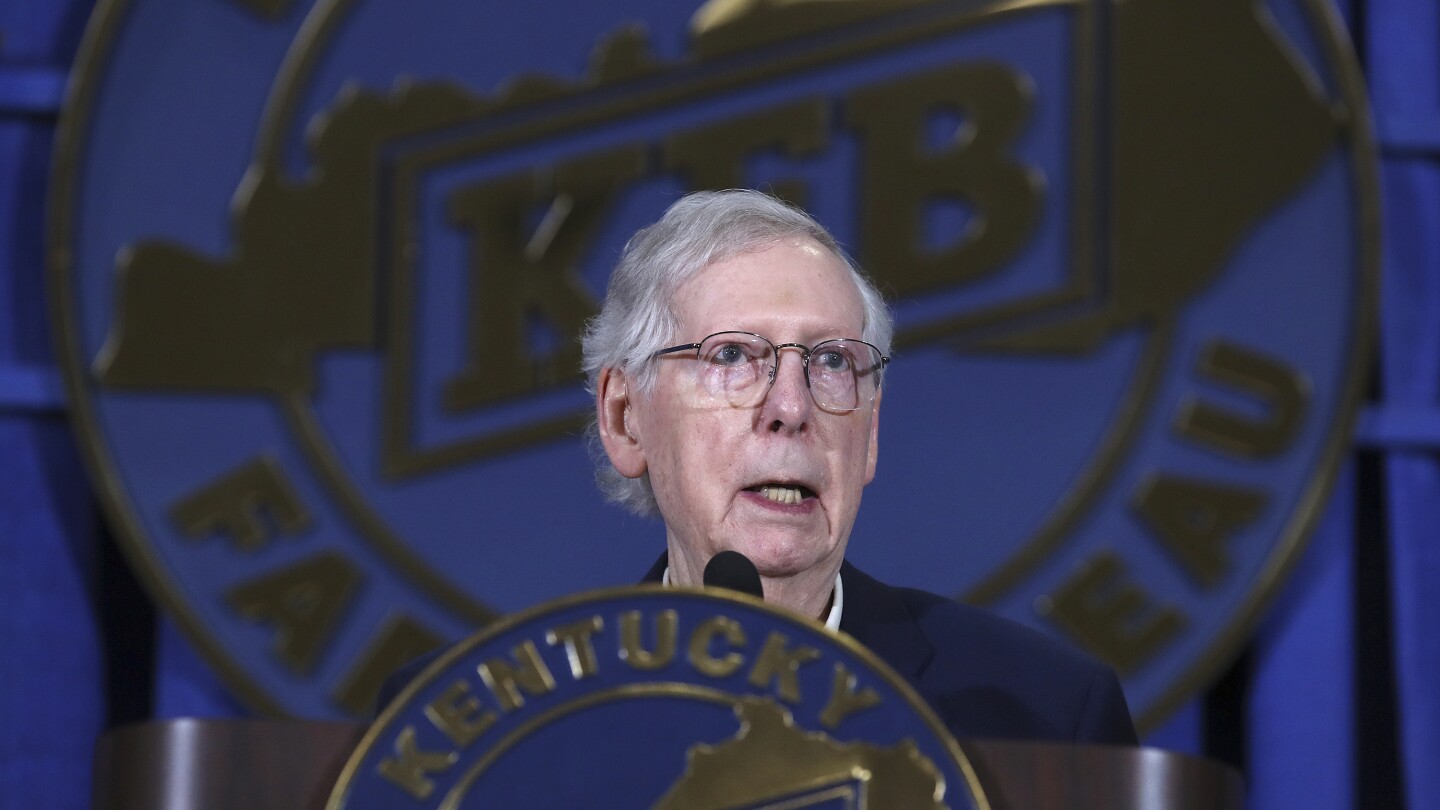 Senate GOP leader Mitch McConnell appears to freeze up again, this time at a Kentucky event | AP News