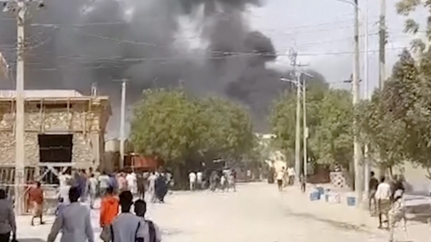 A bombing at a checkpoint in Somalia killed at least 15 people, authorities say | AP News