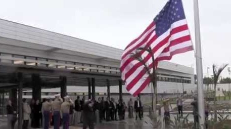 Ambasada SAD i Kancelarija EU spustili na pola koplja zastave u čast policajca Afrima Bunjakua