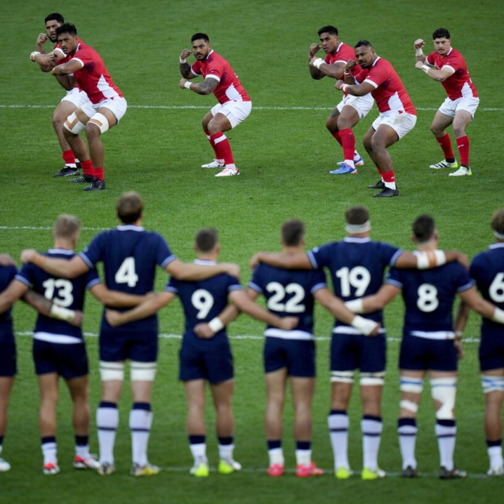 AP PHOTOS: Rugby World Cup reaches the halfway stage and Ireland confirms its status as favorite | AP News