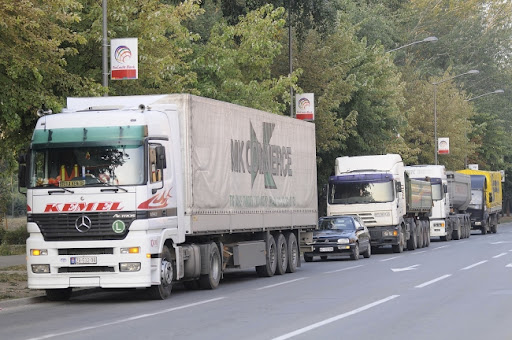 AMSS: Na granici sa Hrvatskom kamioni čekaju četiri sata