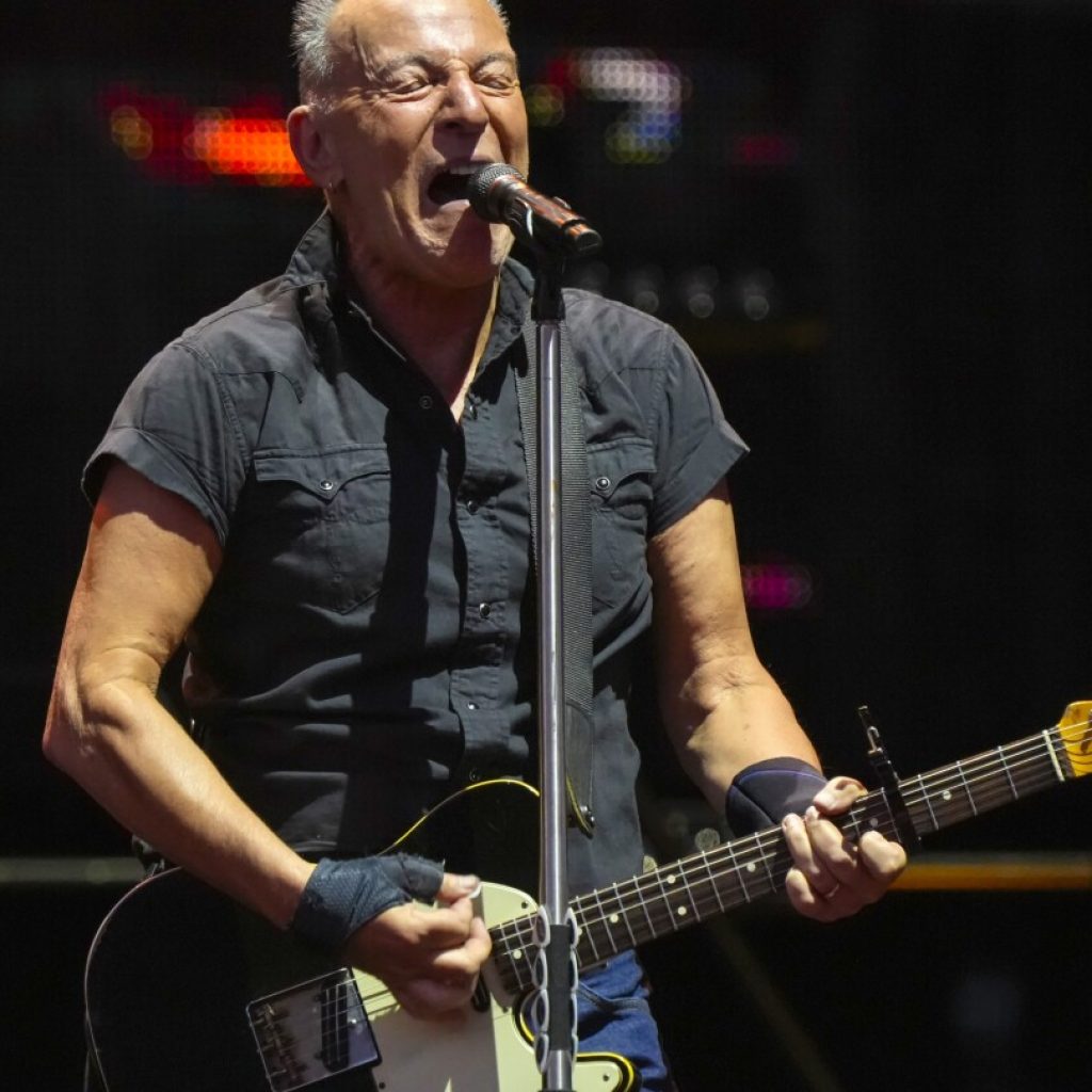 Bruce Springsteen postpones all 2023 tour dates until 2024 as he recovers from peptic ulcer disease | AP News