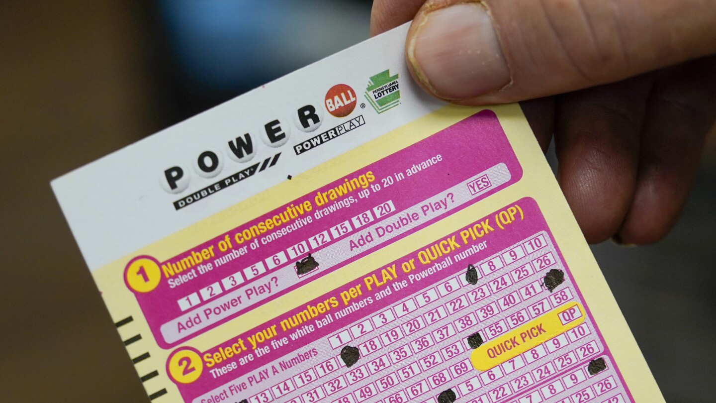 Powerball jackpot rises to $925 million after another drawing without a big winner | AP News