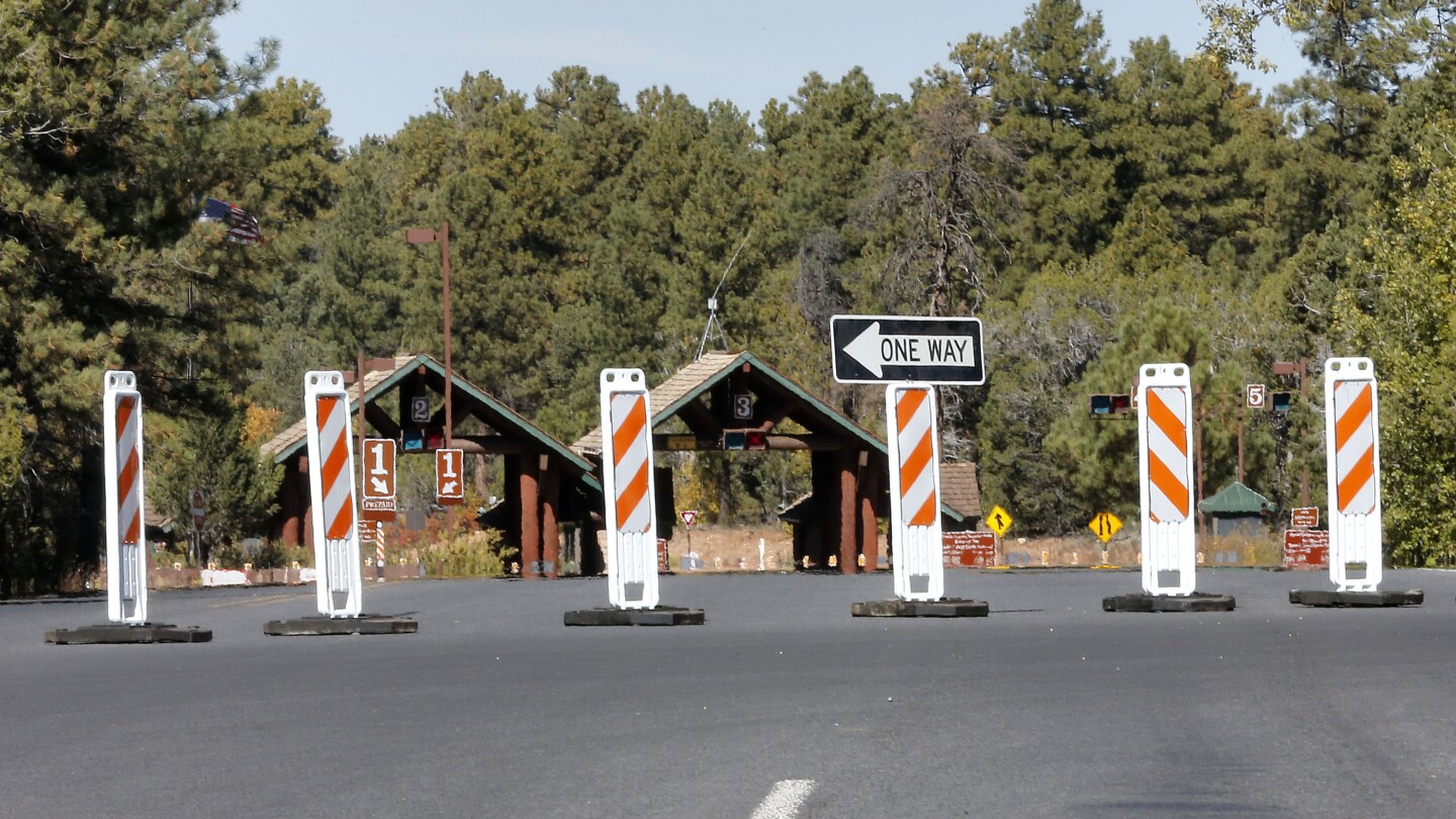 Utah and Arizona will pay to keep national parks open if federal government shutdown occurs | AP News