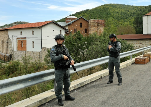 Specijalne jedinice upale u KBC u Kosovskoj Mitrovici