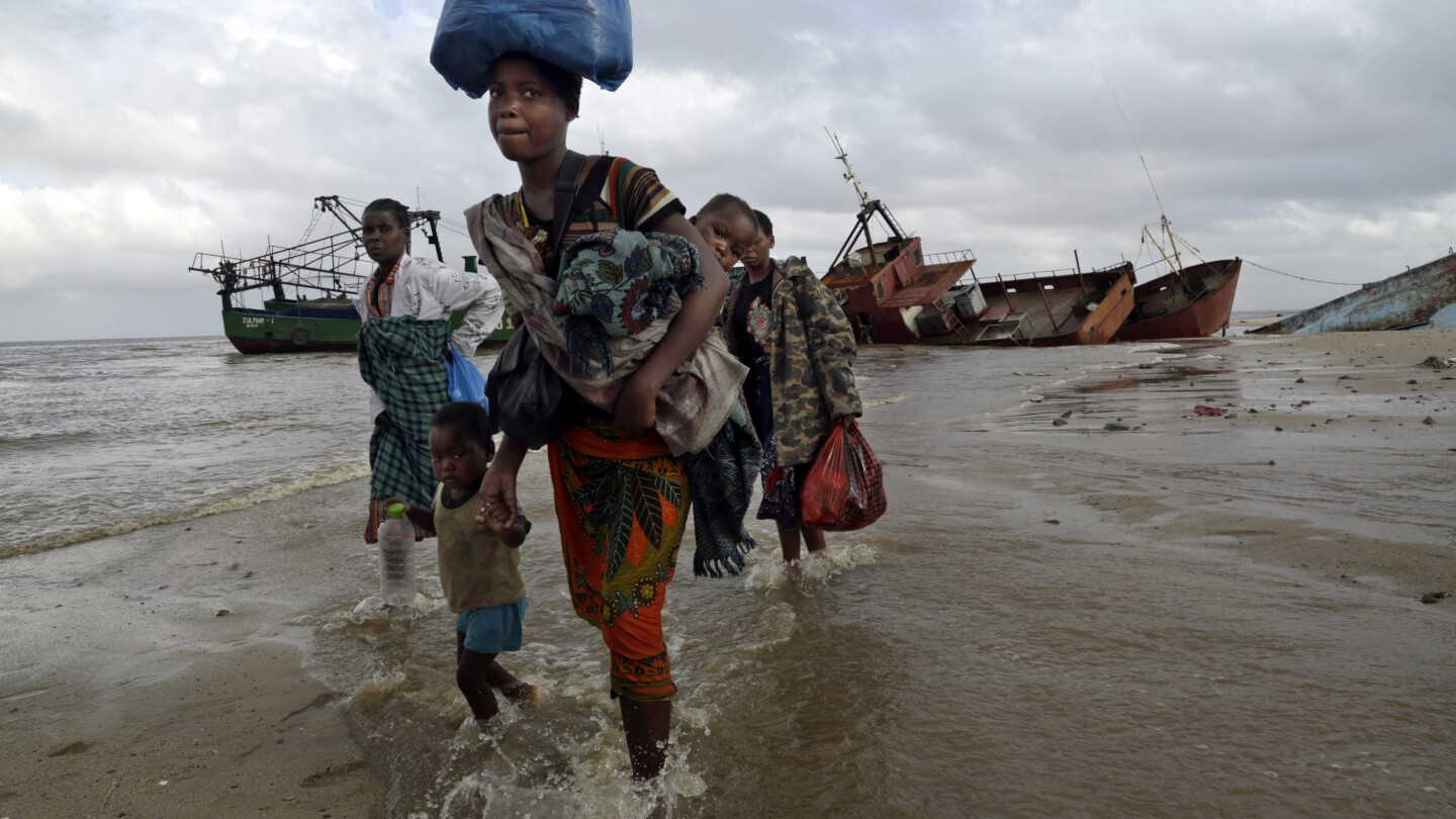 As Africa opens a climate summit, poor weather forecasting keeps the continent underprepared | AP News