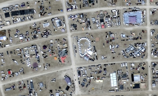 Posetioci festivala Burning Man zarobljeni u američkoj pustinji