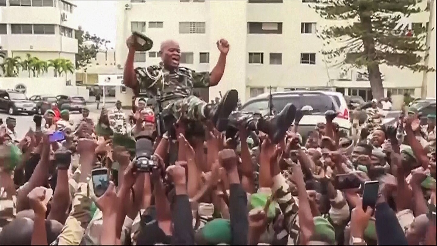 Gabon’s military leader is sworn in as head of state after ousting the president last week | AP News