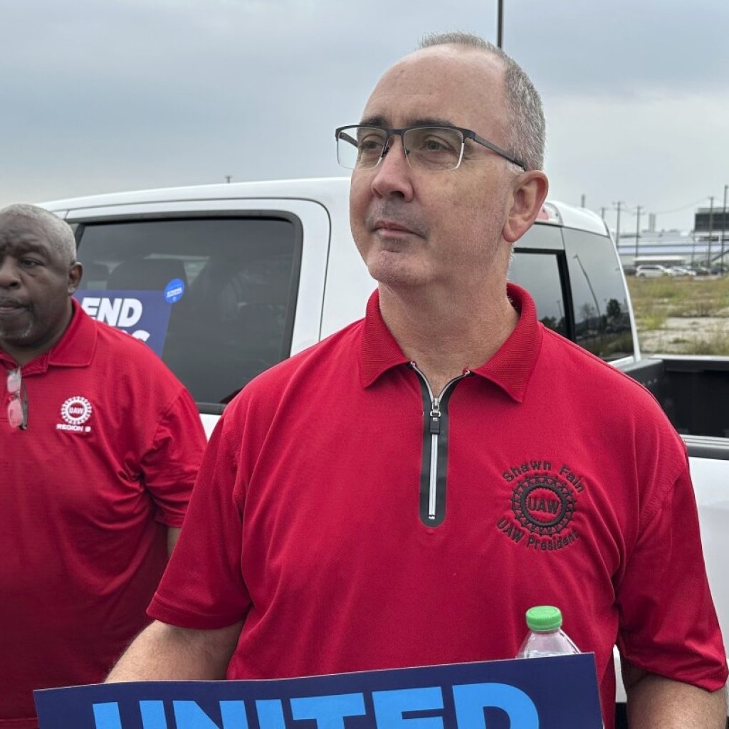 Clash with Big 3 automakers shows off a more confrontational auto workers union as strike deadline looms | AP News