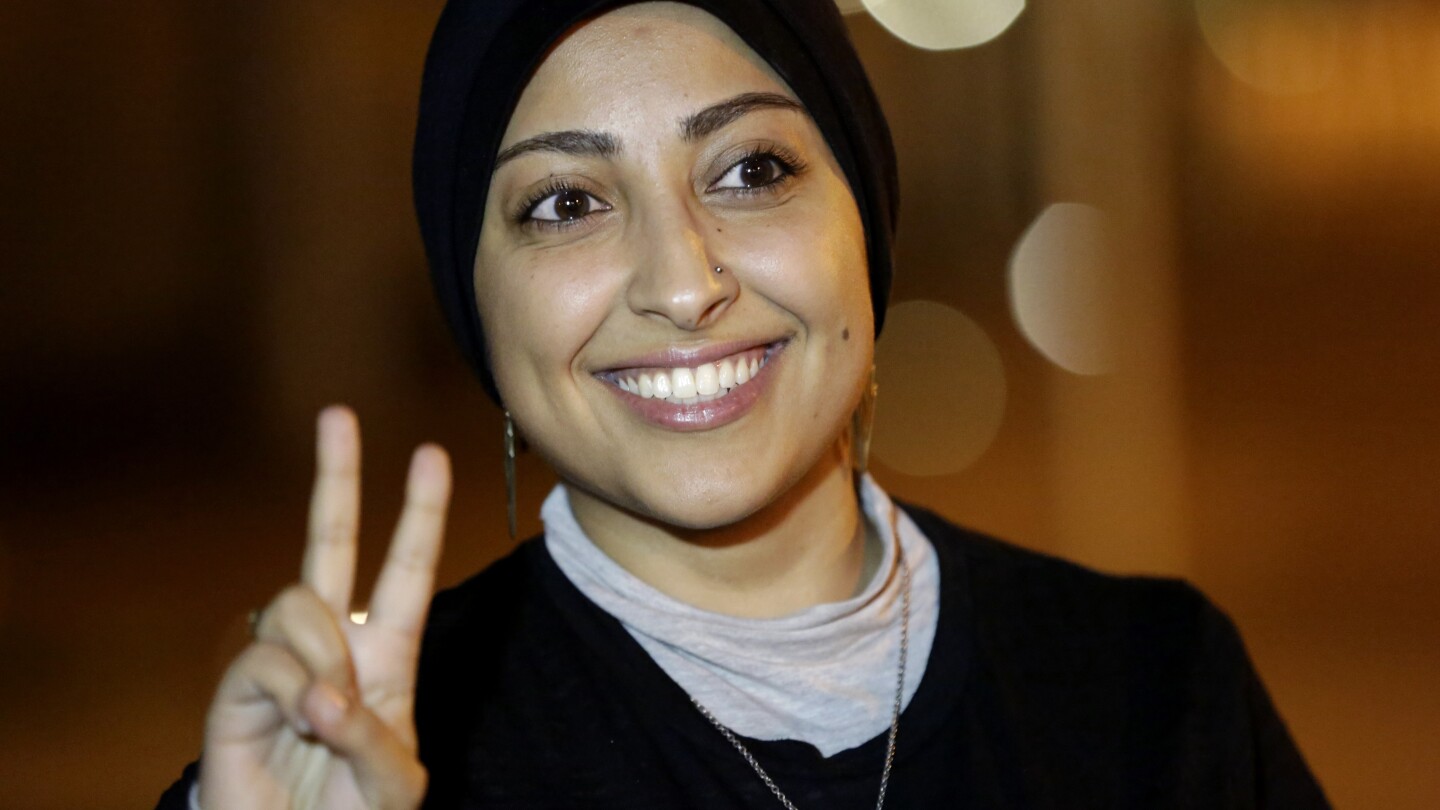 Daughter of long-imprisoned activist in Bahrain to return to island in bid to push for his release | AP News