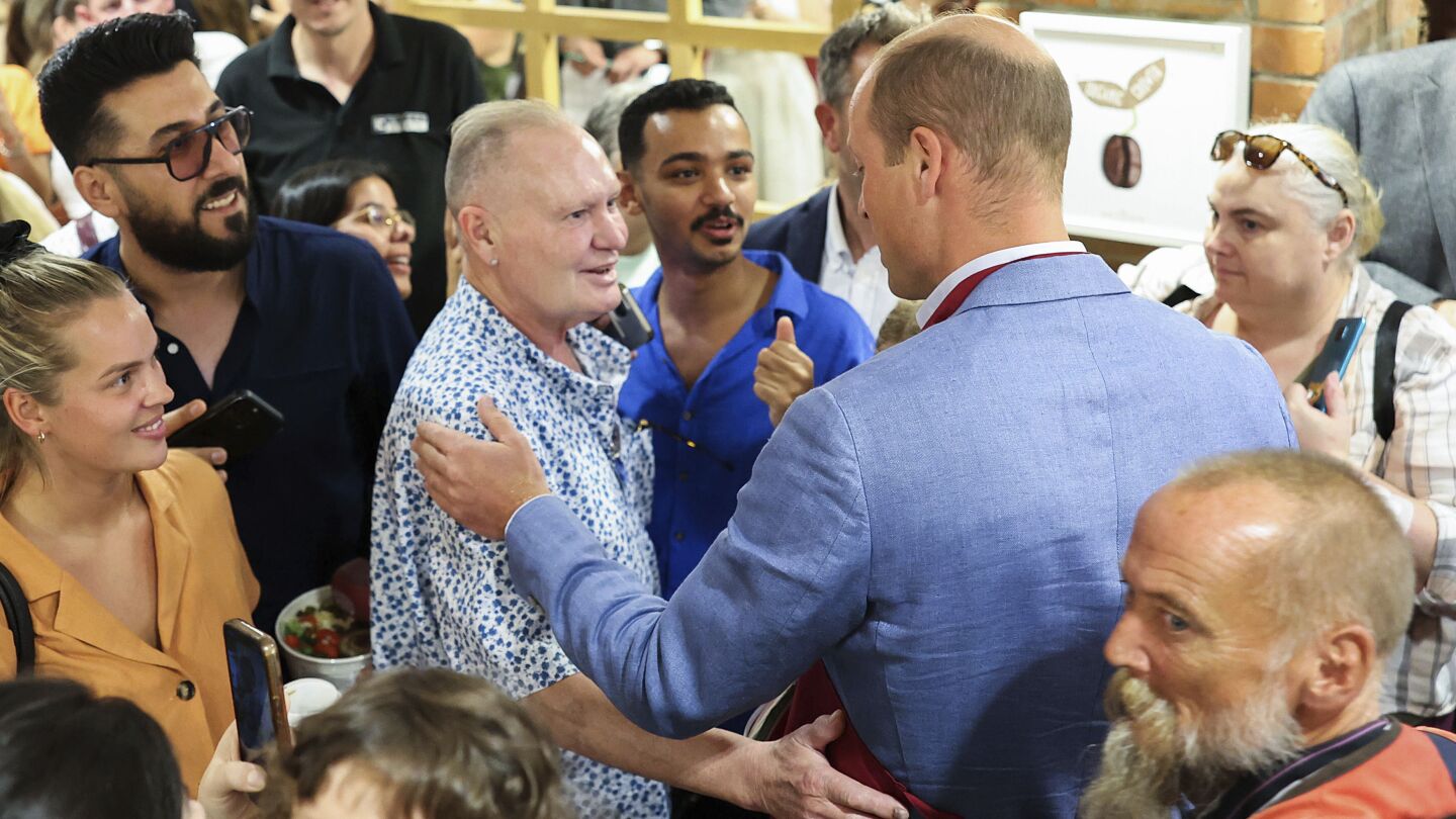 What happened when England’s soccer great Gascoigne met Prince William in a shop? A cheeky kiss | AP News