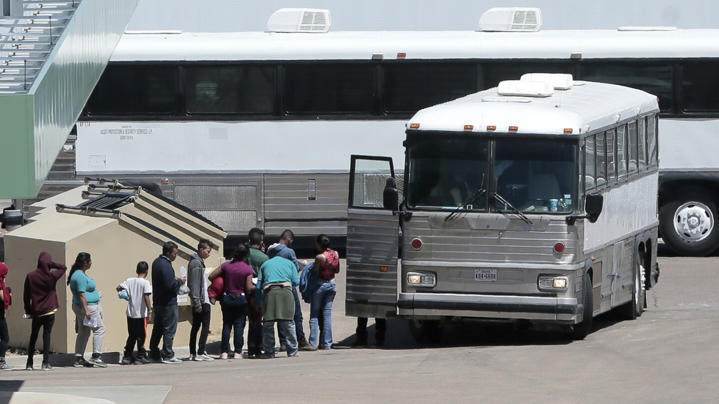 Immigrant girl on Chicago-bound bus from Texas died from infection, other factors, coroner says | AP News