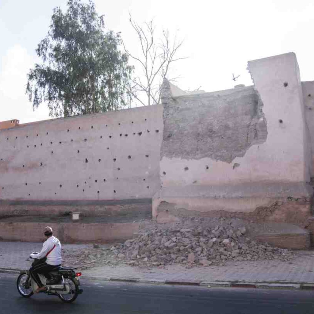 Soccer star Achraf Hakimi urges Moroccans to ‘help each other’ after earthquake | AP News