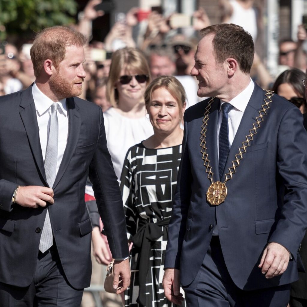 Prince Harry arrives in Germany to open Invictus Games for veterans | AP News