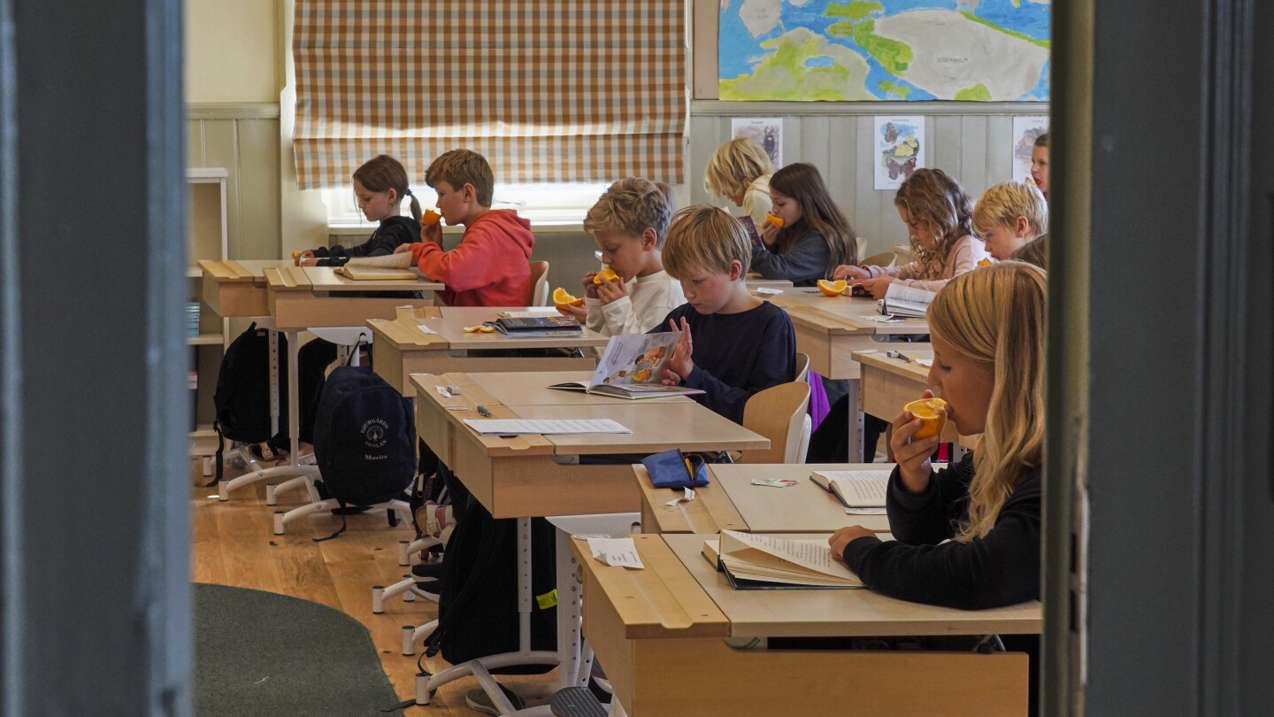 Sweden brings more books and handwriting practice back to its tech-heavy schools | AP News