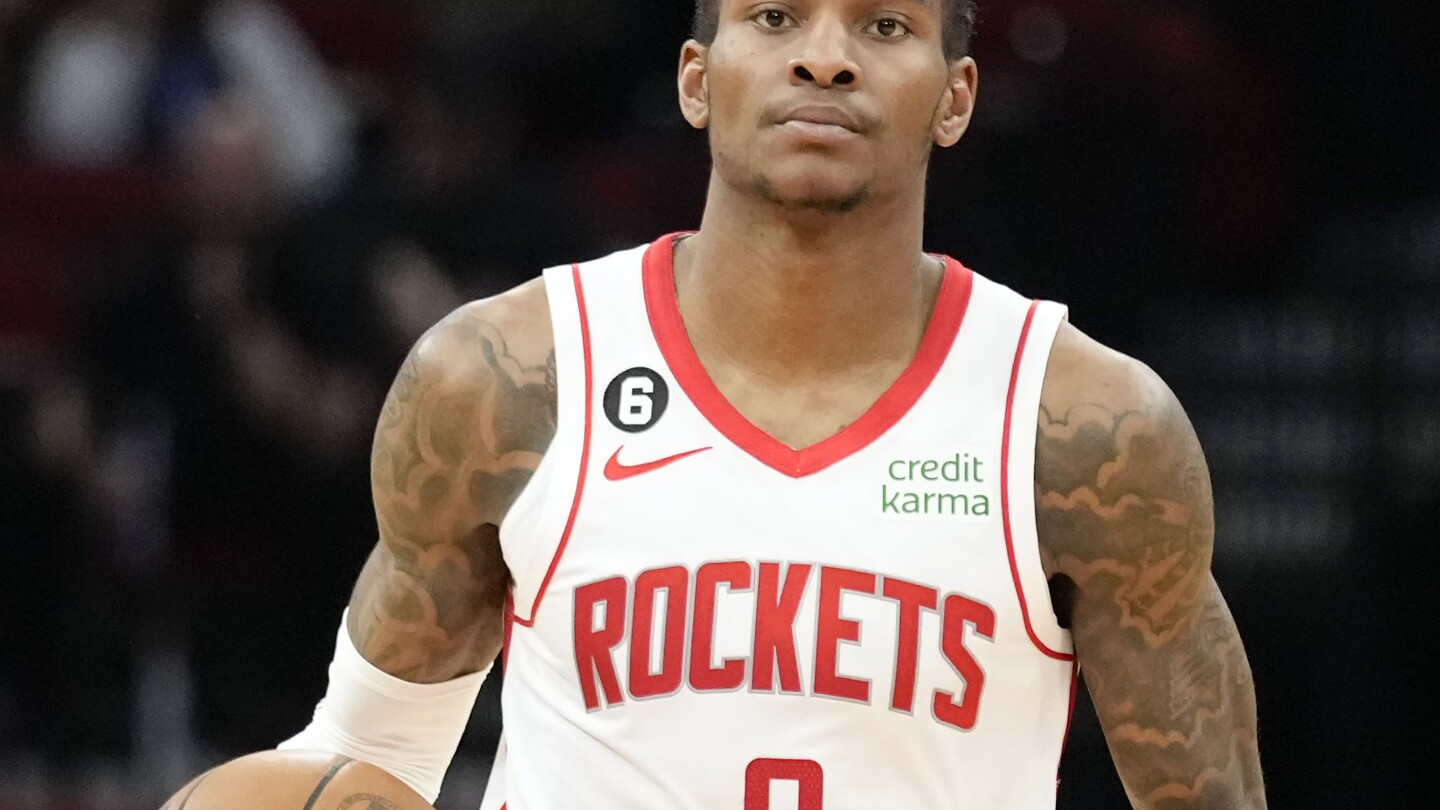 Houston Rockets guard Kevin Porter Jr. charged with assaulting girlfriend at Manhattan hotel | AP News